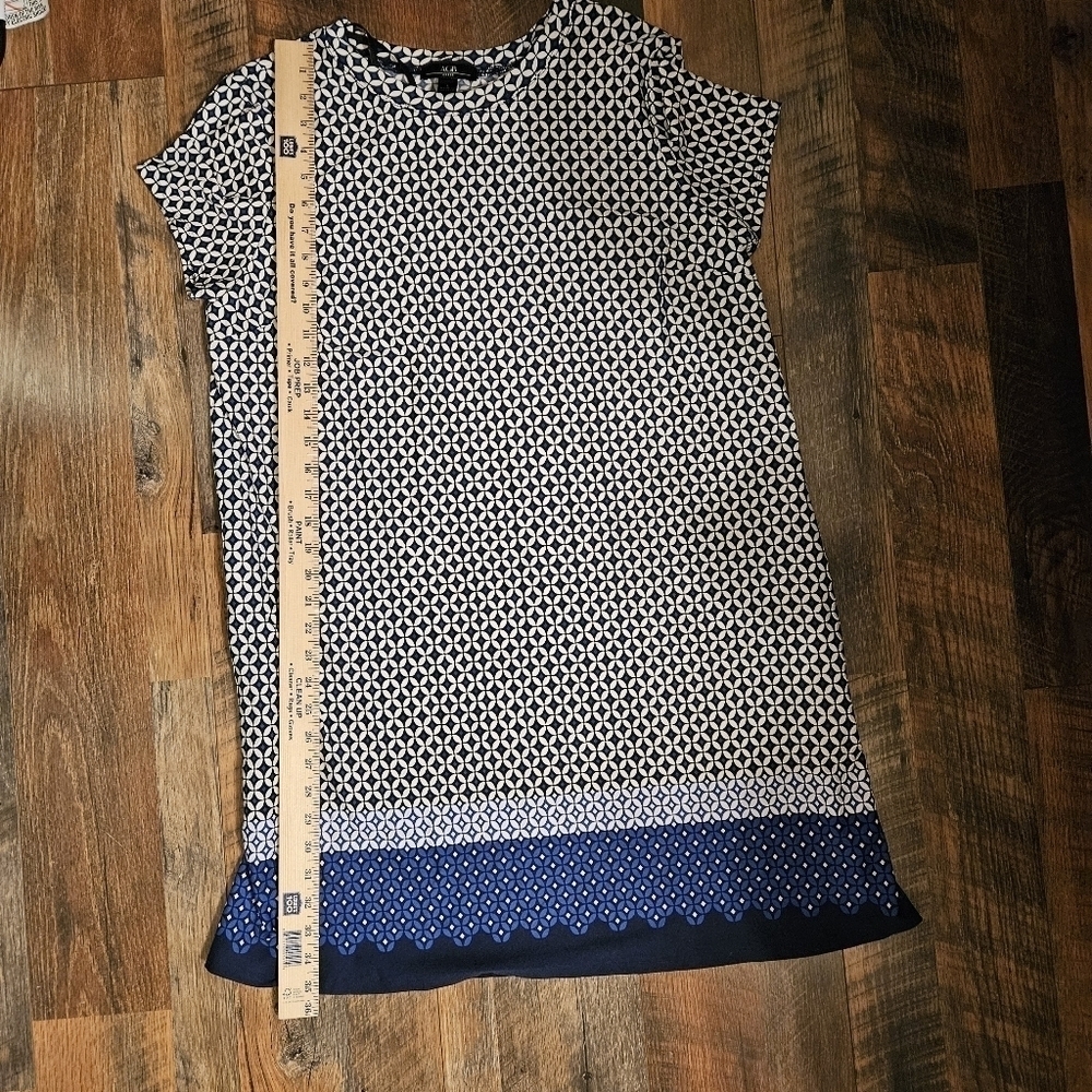 Women's AGB Dress Geometric Print Shift Dress - Picture 7 of 7